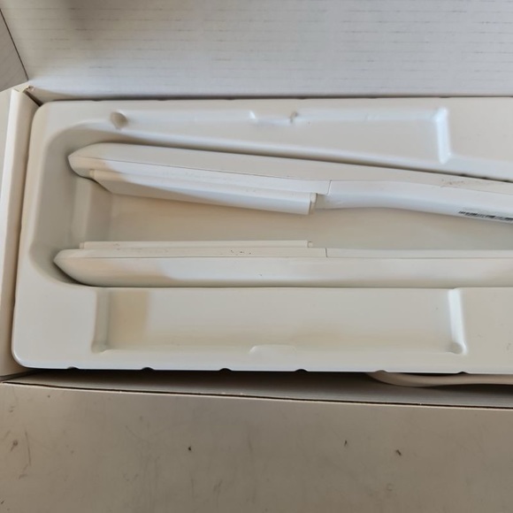 Gently Used T3 Singlepass Ceramic straightening iron - Picture 4 of 5